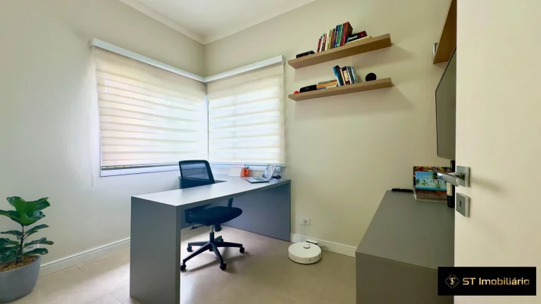 Imagem Casa à venda com 4 dormitórios - Condomínio Fechado na região de Atibaia!