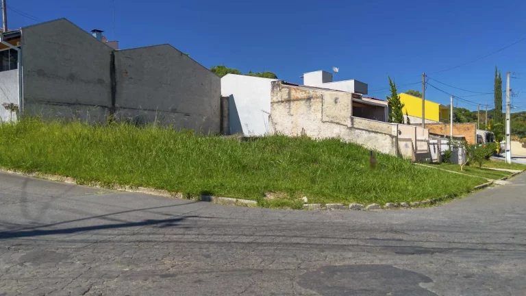 Imagem Terreno de esquina 136,41m² Campo Largo