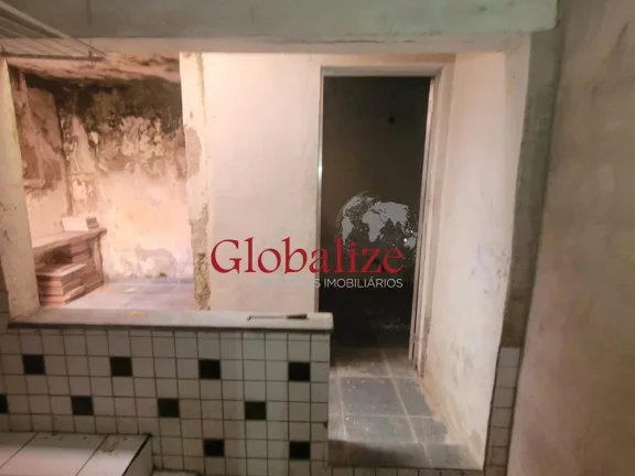 Imagem Oportunidade de casa para reforma com 4 dormitórios na vila São Jorge em Santos por $215.000,00
