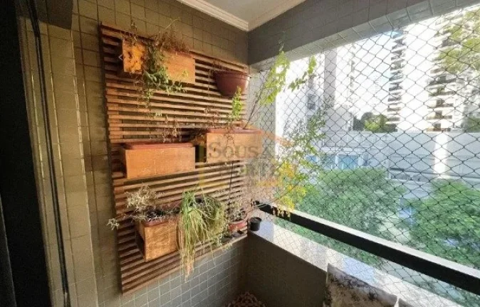 Imagem Apartamento com 96 m². Possui 3 dormitórios, sendo 1 suíte, 2 banheiros, sala ampla com boa ilumi...