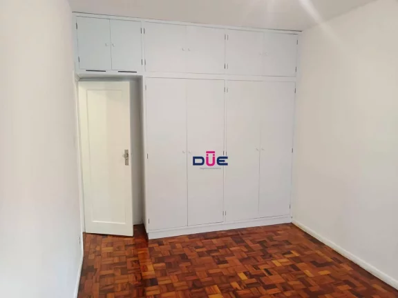 Imagem Apartamento Reformado com 3 Dormitórios e Garagem Privativa em Santos