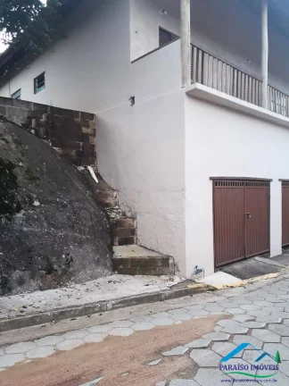 Imagem Oportunidade única: Casa no centro com 2 pisos independentes.
