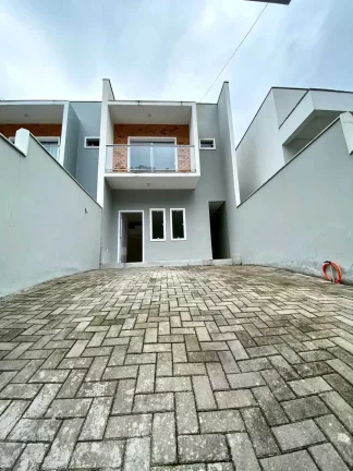 Imagem Casa com 3 dormitórios sendo 1 suíte e 2 vagas de garagem em Brusque