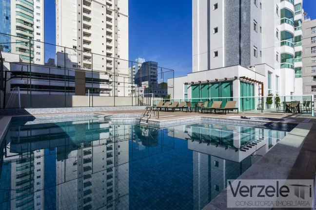 Imagem Apartamento 4 ou + dormitórios para Venda em Balneário Camboriú / SC no bairro Centro