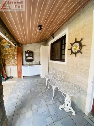 Imagem Casa para locação em Praia Grande-SP, no bairro Tupi: 3 quartos, 1 suíte, 1 sala, 2 banheiros, 4 vagas de garagem, 250m².