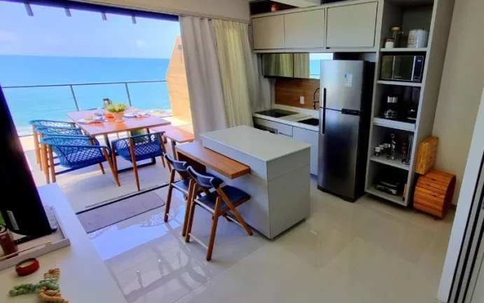 Imagem A 5ª Avenida Imóveis selecionou este charmoso apartamento revertido para 2/4 c/ Terraço, jacuzzi vista deslumbrante para o mar da Barra e do Carnaval: