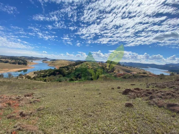 Imagem Belíssimo Terreno Pé na Água em Piracaia