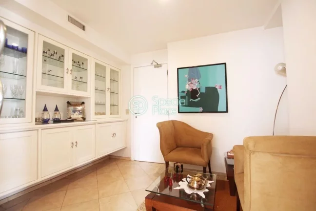 Imagem Excelente cobertura duplex, com 450m². Piso inferior com amplo living muito iluminado, home theater...