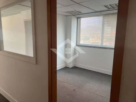 Imagem Excelente Andar Corporativo 195m² com Ar Central – Localização Privilegiada