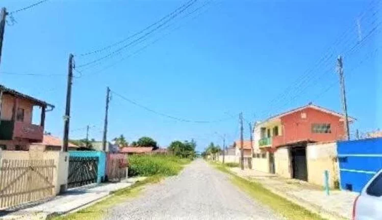 Imagem Casa com 2 dormitórios à venda na Ilha Comprida/SP