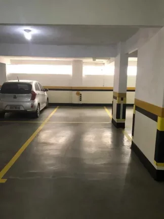 Imagem Cobertura duplex com 4 dormitórios sendo 1 suíte e 2 vagas de garagem em Balneário Camboriú/SC