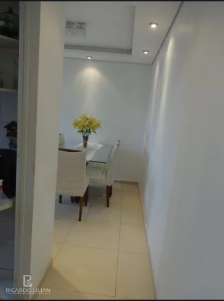 Imagem Lindo apartamento com 2 dormitorios,uma vaga e planejados a venda - Parque Fongaro