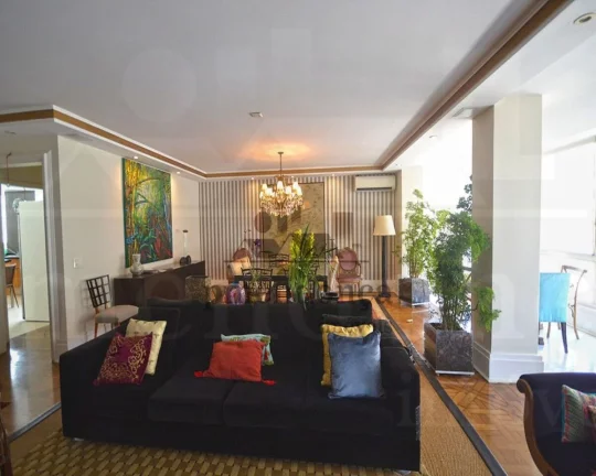 Imagem Apartamento de alto padrão, ensolarado, pé direito alto, janelões, taco impecável, cozinha moren...