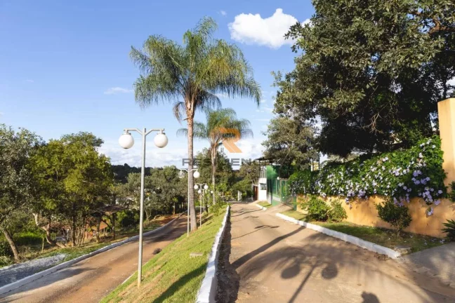 lote de 935m2, condomínio Majestade Sabiá com portaria 24 horas