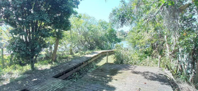 Imagem Casa com 4 dormitórios (2 suítes) à venda, 326 m² - Lagoa da Conceição - Florianópolis/SC (TRAPICHE EXLUSIVO COM ACESSO À LAGOA)