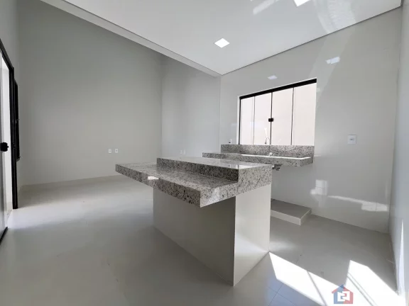 Imagem Casa à Venda no Afonso Queiroz – 3 Quartos, 2 Suítes com Closet e Área Externa