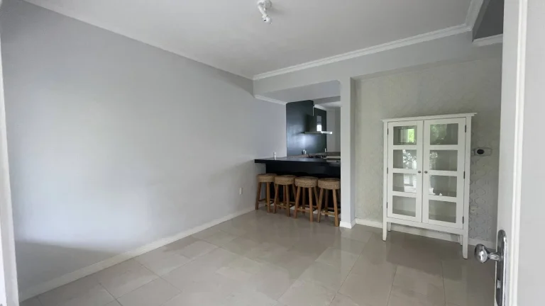 Imagem Casa Em Jurerê - 600 metros da praia