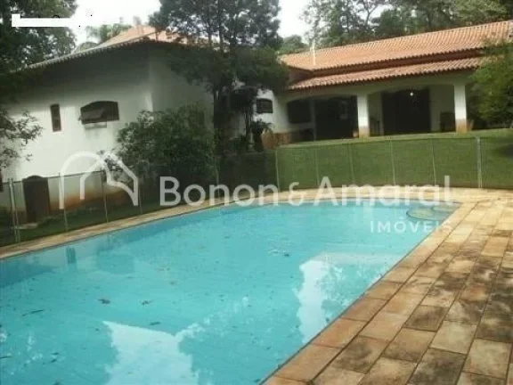 Imagem Excelente imóvel, alto padrão, com sólida construção, executada com materiais de primeira linha...