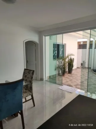 Imagem Casa Comercial para Locação no Jardim Santa Rosália, Sorocaba-SP: 2 Quartos, 2 Suítes, 2 Salas, 3 Banheiros, 300m².