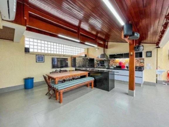 Imagem Cobertura Duplex, 3 dormitórios, sendo 3 suítes, sala 3 ambientes, sacada, cozinha planejada, banh...