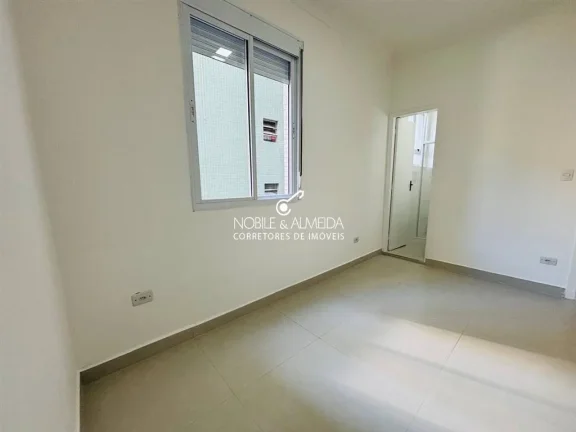 Imagem Prédio frente à orla. Apartamento finamente reformado.