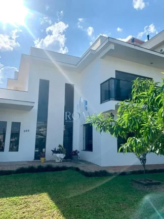 Imagem Casa 4 dormitórios à venda Camobi Santa Maria/RS