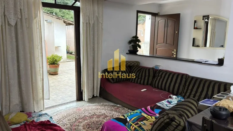 Imagem Excelente oportunidade para quem busca espaço ou potencial de renda com locação. Localizado na Ru...