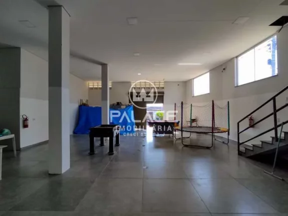 Excelente barracão comercial localizado em avenida com alto fluxo de pedestres e veículos. Está s...