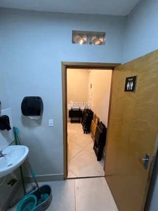Imagem Ponto Comercial à venda no bairro Estados Unidos na Praça Carlos em Uberaba. (Loja de Açai).