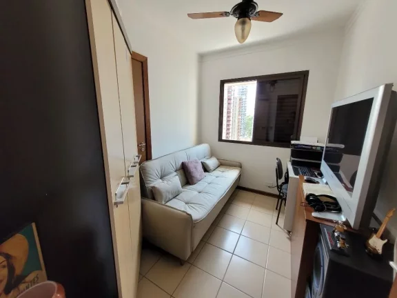 Imagem ASTÚRIAS – UMA QUADRA DA PRAIA, MARAVILHOSO APTO COM 124 M² ÚTEIS, 01 VAGA DE GARAGEM NO PRÉDIO, PISCINA E SALÃO DE JOGOS E FESTAS.