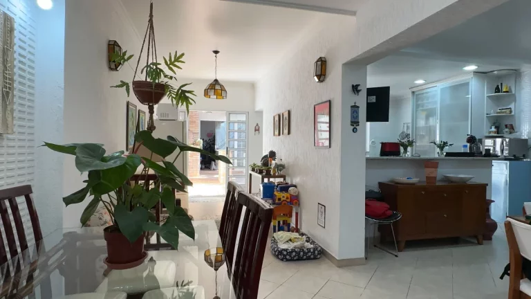 Casa Aconchegante com Quintal Gourmet em Rua Tranquila!