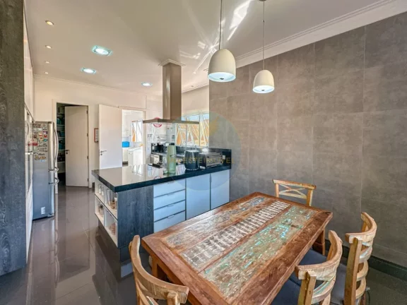 Imagem Casa em Condomínio a Venda no bairro Granja Viana - Cotia, SP
