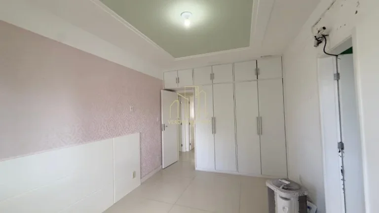 Imagem Apartamento 4 Quartos à Venda em Salvador | 212m², Reformado, 2 Suítes e 2 Vagas