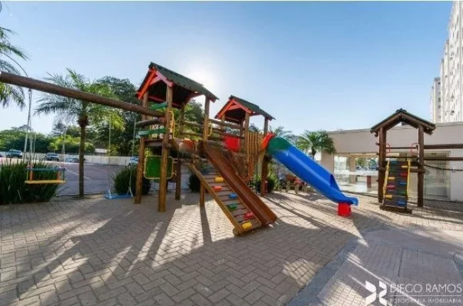 Imagem Apartamento à venda em Porto Alegre, Petrópolis, com 2 quartos, 47m2