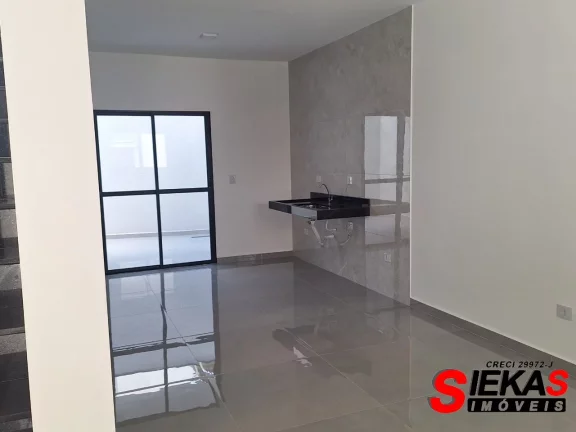 Imagem Imperdível: Casa à venda na Penha, São Paulo-SP. 3 quartos, 1 suíte, 3 banheiros, 2 vagas. 106 m².