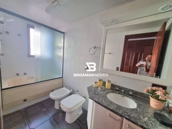 Imagem PITANGUEIRAS- LOCALIZAÇÃO ESPETACULAR , 02 VAGAS DE GARAGEM NO PRÉDIO.