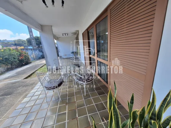 Imagem Casarão de esquina em Olinda, 4qtos, 5vgs. quintal gigante na avenida há 2min. shop. patteo 45mts²