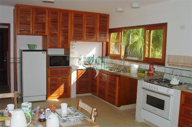 Imagem Casa Alto Padrão À Venda, Condominio Fechado na Praia das Toninhas - Ubatuba/SP.