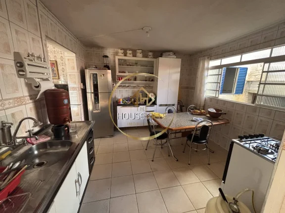 Imagem Casa Sobrado, 6 Dormitórios, 200m², Jardim Satélite, São José dos Campos