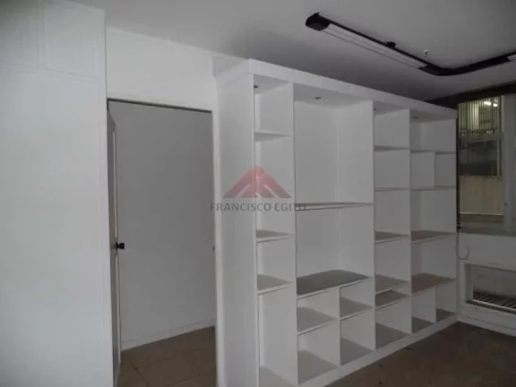 Imagem Sala comercial com excelente localização no centro de Niterói.