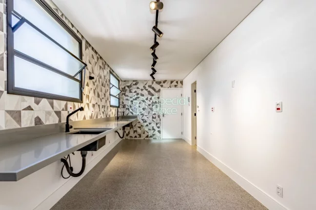 Imagem 1 Vaga de Garagem 1 Depósito no Subsolo 212 m² de área construída 3 suítes Lavabo Sala ampla pa...