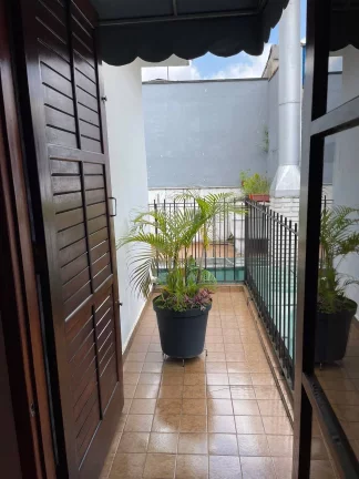 Imagem Sobrado com 174 m² 3 Dormitorios sendo 1 Suite 2 Vagas