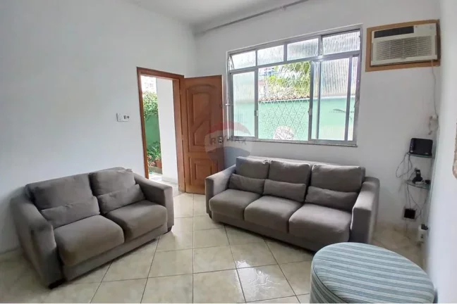 Imagem casa à venda com 2 quartos, 243 m² em Cascadura, Rio de Janeiro.