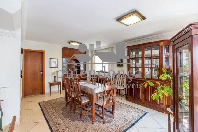 Imagem Excelente apartamento em Perdizes com elevador privativo, um por andar, 162m²