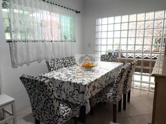 Imagem Casa Térrea, 3 Dormitórios + Edícula, Piscina Infantil, 300 metros Baln. Gaiovota