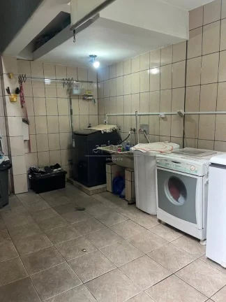 Imagem Sobrado com 100 M², sendo 84 M² de área útil, com 2 dormitórios, 2 banheiros, 1 lavabo, sala, c...