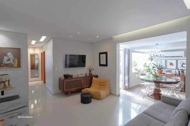 Imagem Este espaÃ§oso apartamento Ã© uma excelente opÃ§Ã£o para quem busca conforto e praticidades. Com trÃ...