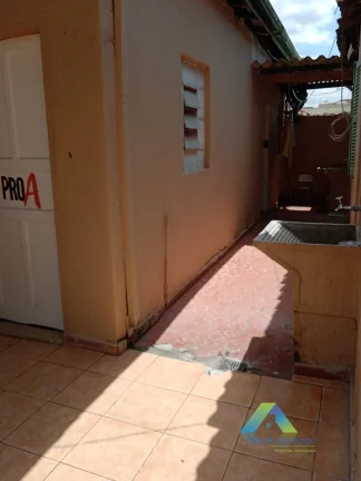 Imagem CASA COM 2 DORMITÓRIOS, COM CASAS NO FUNDO NO METRO PRAÇA DA ARVORE !!