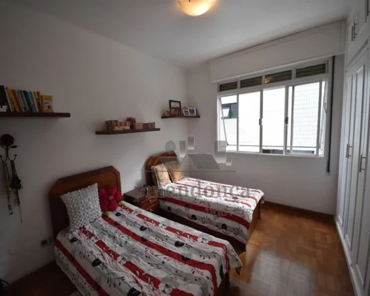 Imagem Apartamento reformado, living para 03 ambientes, 03 dormitórios sendo 01 suíte, banheiro social, c...
