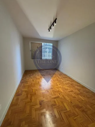 Imagem Imóvel de alto padrão à venda em Pinheiros, São Paulo-SP: 3 quartos, 1 suíte, 2 salas, 1 banheiro, 1 vaga, 105m².